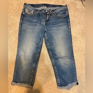 Women’s Size 16 Length 21 Vigoss Capris